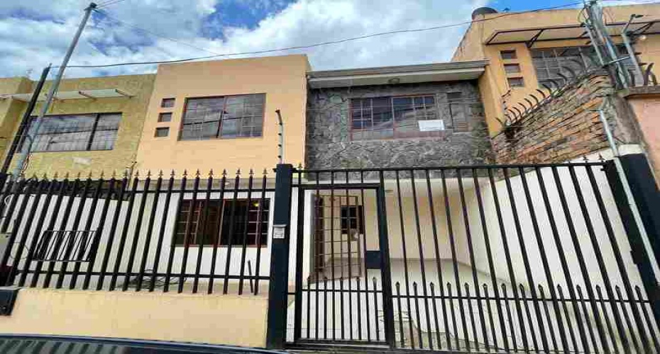 Cuenca, Azuay, 3 Bedrooms Bedrooms, ,2 BathroomsBathrooms,Single Family Home,For Sale,1246