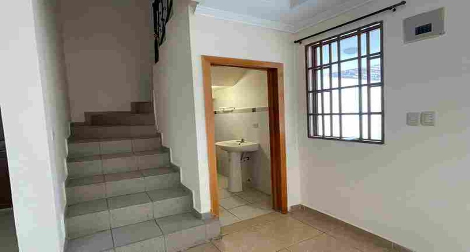 Cuenca, Azuay, 3 Bedrooms Bedrooms, ,2 BathroomsBathrooms,Single Family Home,For Sale,1246