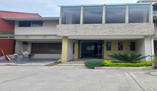 Cuenca, Azuay, 3 Dormitorios Dormitorios, ,2 BañosBaños,Case de Una Sola Familia,En venta,1274